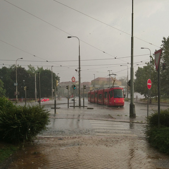 tram-rainy-day